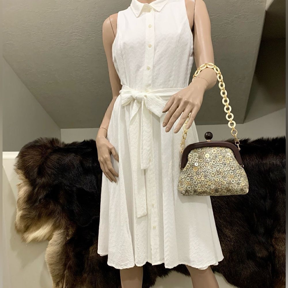 Handmade Genuine Leather Relief Button Pattern Push-lock Clutch/Crossbody - Picture 2 of 16